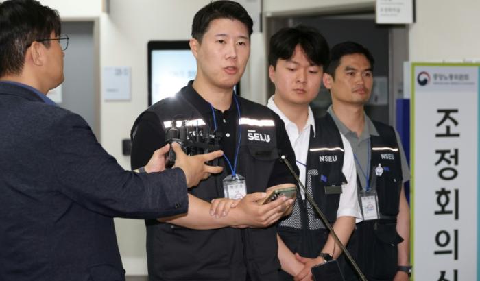 Beim Technologieriesen Samsung in Südkorea ist ein langer Streik vorerst abgewendet: Geschäftsleitung und Gewerkschaft einigten sich am Mittwoch in letzter Minute und unter Vermittlung von Arbeitsminister Kim Young-hoon auf einen neuen Tarifvertrag.
