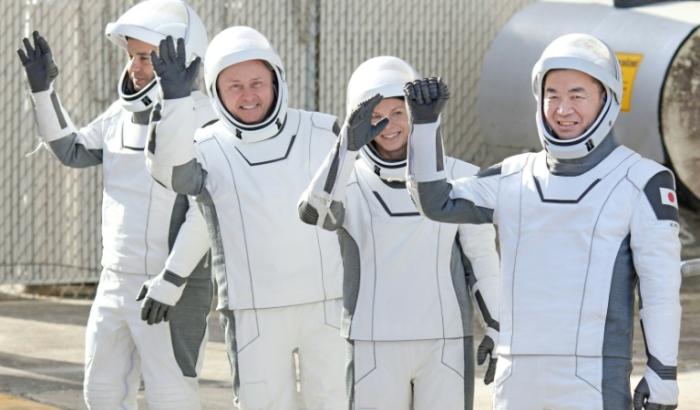 Les membres de l'équipage de la mission Crew-11 à leur départ de Cape Canaveral, en Floride, le 1er août 2025