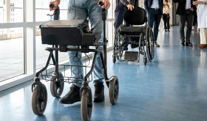 Un espoir pour certaines personnes atteintes de lésions de la moelle épinière: la stimulation profonde de certaines zones du cerveau par des électrodes pourrait les aider à marcher plus aisément