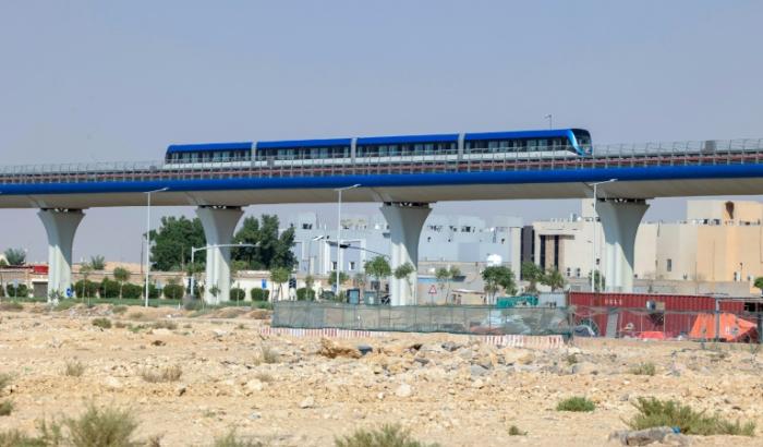 In Saudi-Arabiens Hauptstadt Riad sollen ab Sonntag erste U-Bahn-Fahrten möglich sein. Ab dem 1. Dezember würden drei Linien für die Öffentlichkeit in Betrieb genommen, teilte die Königliche Kommission für die Stadt mit.