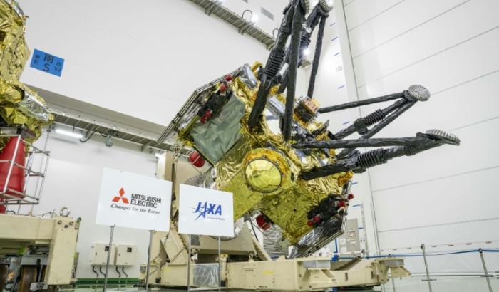 Les modules d'exploration et de retour constituaent la sonde spatiale Martian Moons eXploration (MMX) au Centre spatial de Tanegashima, à Minamitane (dans la réfecture de Kagoshima, le 13 août 2026 au Japon
