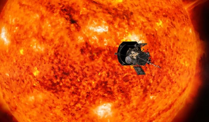 Die Nasa-Sonde "Parker Solar Probe" ist der Sonne so nah wie noch kein anderes menschengemachtes Objekt zuvor gekommen. Die Sonde sei bis auf 6,1 Millionen Kilometer an die Oberfläche der Sonne herangekommen, teilte die US-Raumfahrtbehörde mit.