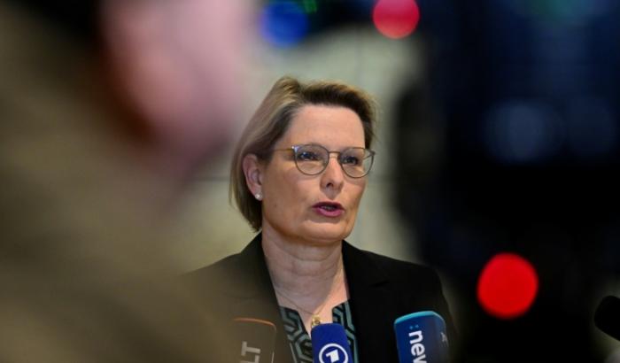 Nach dem Prozess um Social-Media-Sucht bei Heranwachsenden in den USA dringt Bundesjustizministerin Stefanie Hubig (SPD) auf Konsequenzen auch in Deutschland.