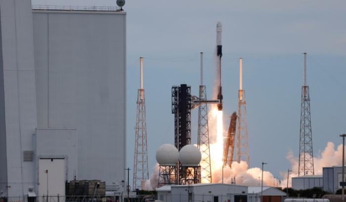 Zwei US-Astronauten, ein Kanadier und ein russischer Kosmonaut sind am Donnerstag an der Internationalen Raumstation ISS eingetroffen. Nach einem Flug von weniger als acht Stunden dockte die Crew-13 am Freitagmorgen (MESZ) an der ISS an, wie die Nasa mitteilte.