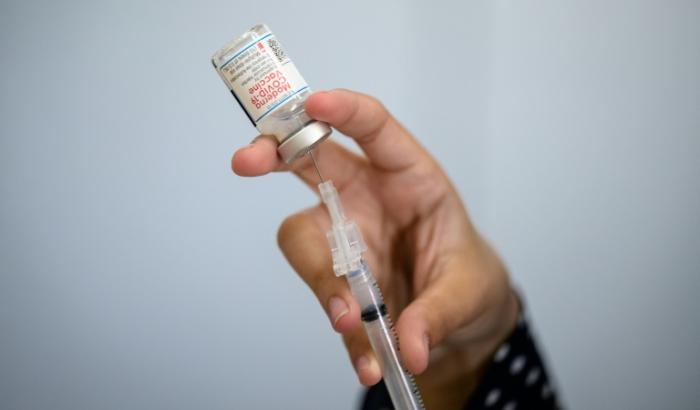 Der US-Pharmakonzerns Moderna hat einen Patentstreit gegen den Mainzer Impfstoffhersteller Biontech und dessen US-Partner Pfizer vor dem Landgericht Düsseldorf gewonnen. Die zuständige Patentkammer gab der Klage des US-Unternehmens statt.