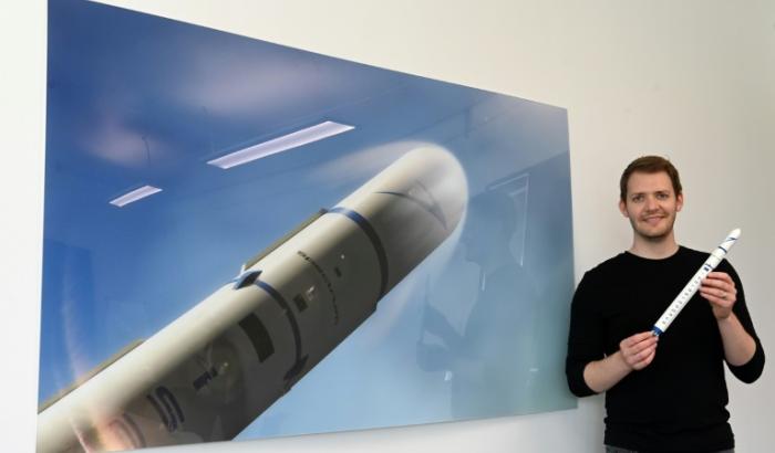 Es sollte gleich eine mehrfache Premiere in Europa sein, nun hat das deutsche Raumfahrt-Startup Isar Aerospace den Testflug seiner Rakete Spectrum verschoben. Wegen "ungünstiger Winde" wurde der Testflug von der norwegischen Weltraumbasis Andoya abgesagt.