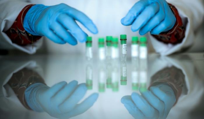 Experten des Deutschen Krebsforschungszentrums arbeiten an einer neuen Methode der Krebsfrüherkennung und -bekämpfung durch ein besseres Verständnis der Mutation von Körperzellen. Einen ersten Schritt machten sie nach Angaben des Zentrums nun.