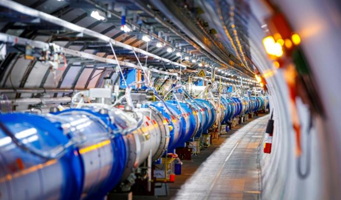 Renovierungsarbeiten für die Lösung eines der größten Rätsel des Universums: In der Schweiz ist am Montag der größte Teilchenbeschleuniger der Welt für vierjährige Modernisierungsarbeiten geschlossen werden.