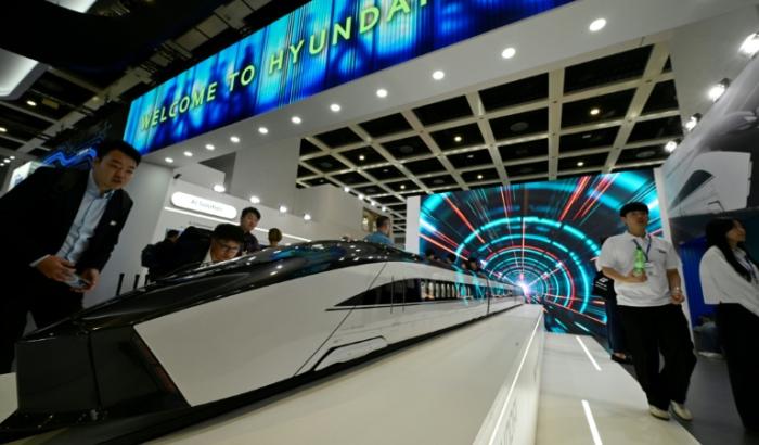 Mit einer Rekordzahl von Ausstellern hat am Dienstag die Verkehrstechnik-Messe Innotrans Berlin begonnen. 3170 Aussteller und damit 200 mehr als 2024 zeigen bis Freitag ihre neuesten Fahrzeuge.