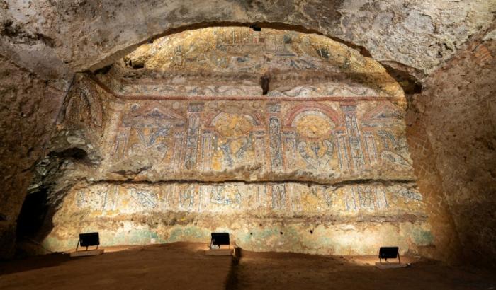 Photo publiée par le ministère italien de la Culture, le 12 décembre 2023, montrant des mosaïques découvertes dans une luxueuse "domus" romaine près du Colisée, vieille de plus de 2.000 ans