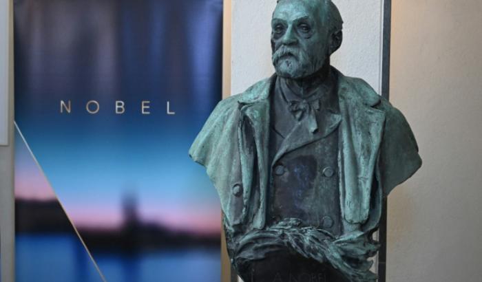 Une statue d'Alfred Nobel, à Stockholm, le 5 octobre 2026 en Suède