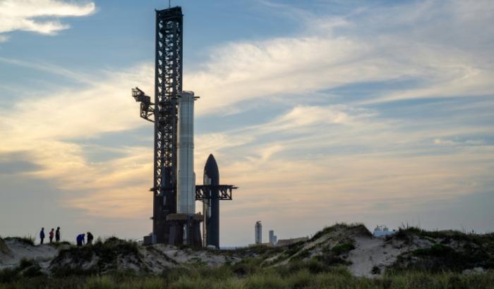 Ein Testflug der Riesenrakete Starship des Raumfahrtunternehmens SpaceX von Elon Musk ist erneut verschoben worden.
