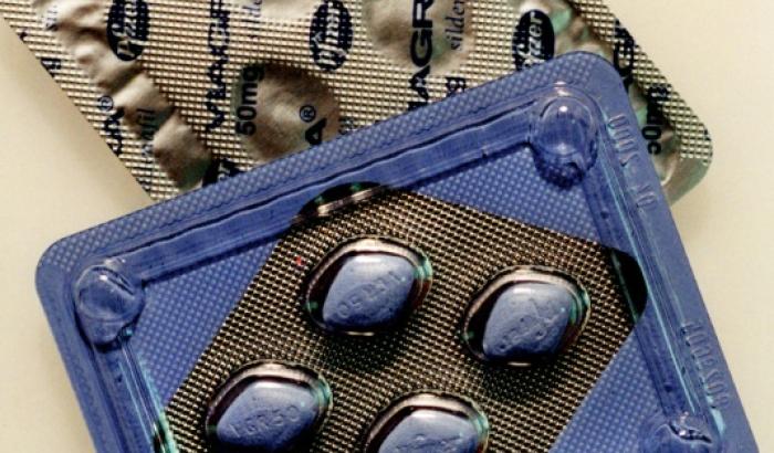 Photo non datée d'une plaquette de pilules Viagra contre l'impuissance masculine, fabriquées en France par l'usine Pfizer