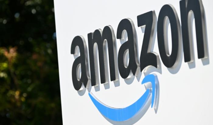 Der Amazon-Konzern wird weitere vier Milliarden Dollar (3,84 Milliarden Euro) in das KI-Startup Anthropic investieren.