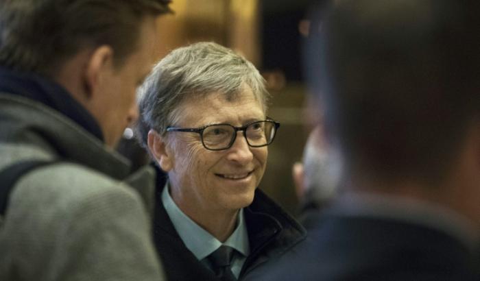 L'homme d'affaires Bill Gates arrive à la Trump Tower, à New York, le 13 décembre 2016