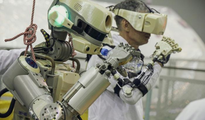 Russland hat seinen ersten humanoiden Roboter ins All geschickt.