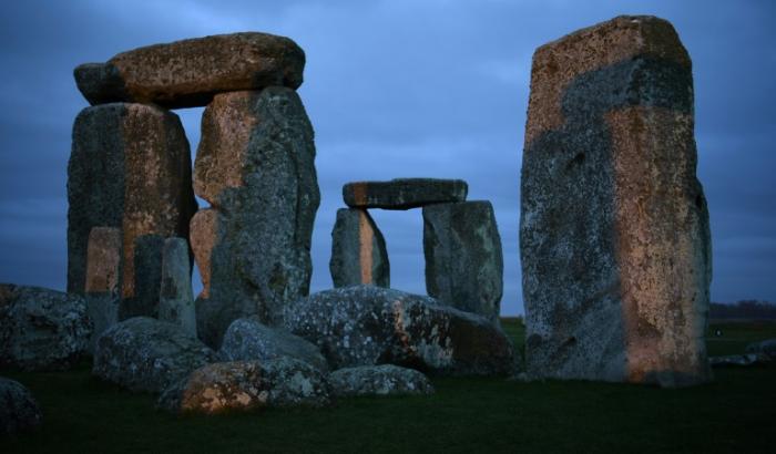 Die Kultstätte Stonehenge in Südengland ist weltberühmt - nun ist in Dänemark eine ähnliche prähistorische Struktur entdeckt worden. Es handelt sich um einen Kreis mit einem Durchmesser von etwa 30 Metern, der aus etwa 45 Pfählen besteht.
