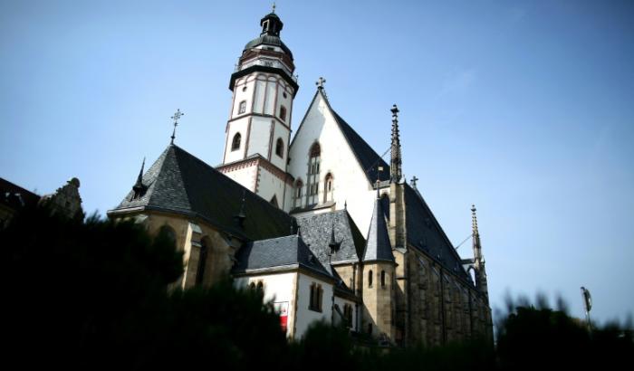 275 Jahre nach dem Tod von Johann Sebastian Bach sind zwei bislang unbekannte Frühwerke des Komponisten identifiziert worden. Es handelt sich nach Angaben des Bach-Archivs Leipzig um Orgelkompositionen des damals 18-jährigen Bach.