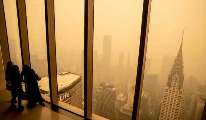 Le quartier de Manhatta, à New York, noyé dans la fumée des feux de forêts au Canada, le 7 juin 2023