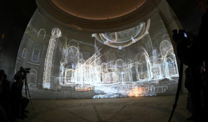 Der Petersdom erhält einen "digitalen Zwilling": Auf einem virtuellen Portal sind künftig die kleinsten Ecken und Winkel der Basilika zu sehen. Möglich gemacht wird dies durch die Auswertung von 400.000 Fotos durch Künstliche Intelligenz.