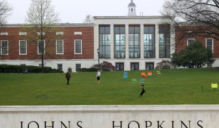 Die international anerkannte Johns Hopkins Universität in den USA muss nach eigenen Angaben als Folge des Kahlschlags bei der Entwicklungshilfebehörde USAID weltweit mehr als 2000 Mitarbeiter entlassen.