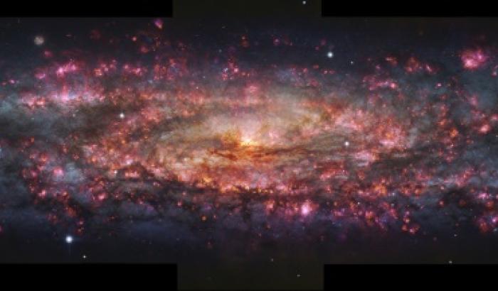 Une image en milliers de couleurs de la galaxie du Sculpteur, fournie par l'ESO le 18 juin 2025