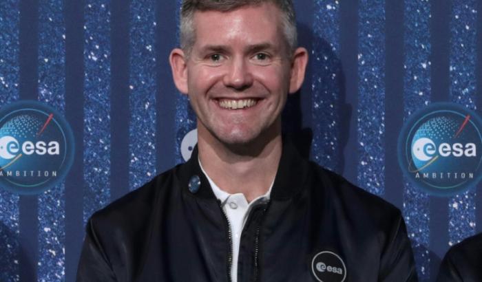 Der britische "Parastronaut" John McFall, dem das rechte Bein fehlt, ist gesundheitlich fit für eine Weltraumeinsatz. "John ist nun als Astronaut zertifiziert und kann an einer Langzeitmission auf der Internationalen Raumstation (ISS) teilnehmen".