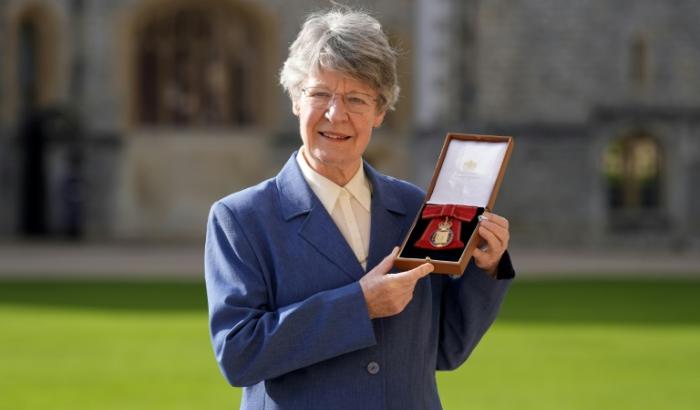 L'astrophysicienne britannique Jocelyn Bell Burnell nommée membre de l’ordre du Mérite de Saint-Michel et Saint-Georges (CMG), au château de Windsor, le 17 février 2026