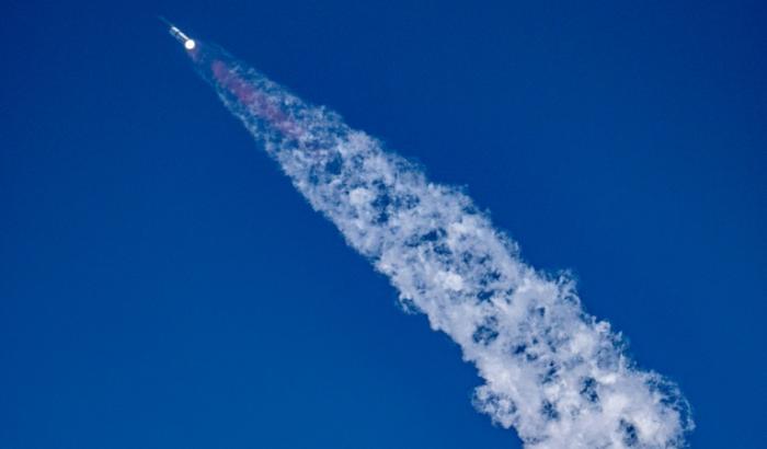 La mégafusée Starship de SpaceX décolle depuis Starbase, au Texas, le 27 mai 2025