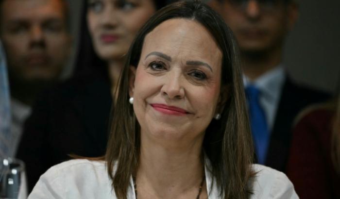 La figure de l'opposition vénézuélienne Maria Corina Machado assiste à une conférence de presse à Panama, le 23 mai 2026