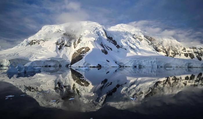 La calotte glaciaire de l'Antarctique, avec ses manchots et ses phoques, souffre depuis des années de la hausse des températures mondiales