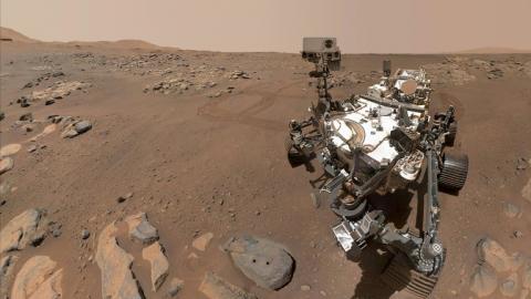 Image fournie par la Nasa le 10 septembre 2021 du rover Perseverance utilisant l'une de ses caméras sur le cratère Jezero de la planète Mars