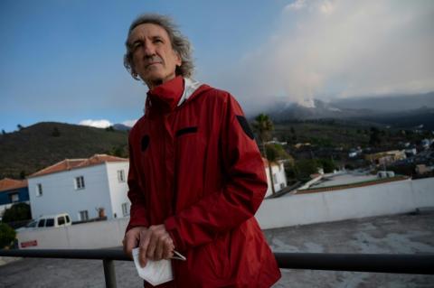 Le vulcanologue espagnol Vicente Soler, à El Paso sur l'île espagnole de La Palma dans les Canaries le 11 décembre 2021