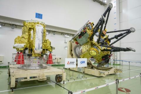 Les modules de la sonde spatiale Martian Moons eXploration (MMX), dont le lancement est prévu dans les prochains mois, le 13 août 2026 au centre spatial Tanegashima de Minamitane, dans le sud de l'archipel japonais