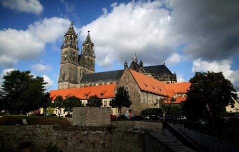 Die im Magdeburger Dom bestatteten Gebeine von Kaiser Otto dem Großen sind authentisch. Das ergaben genetische und andere wissenschaftliche Untersuchungen der sterblichen Überreste.