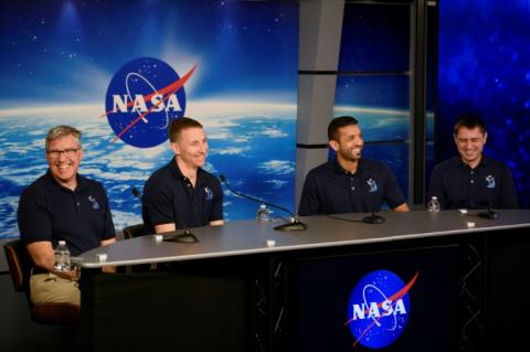 (g-d) Les astronautes Stephen Bowen, Warren "Woody" Hoburg, Sultan Al Neyadi et Andreï Fediaïev, au Centre spatial Johnson de la NASA, le 25 janvier 2023 à Houston, au Texas