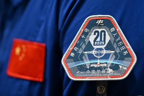 Nach sechs Monaten auf der chinesischen Raumstation sind drei Taikonauten zur Erde zurückgekehrt. Die Kapsel mit den Raumfahrern Cai Xuzhe, Song Lingdong und Wang Haoze landete mit einem Tag Verzögerung in der Inneren Mongolei im Norden Chinas.