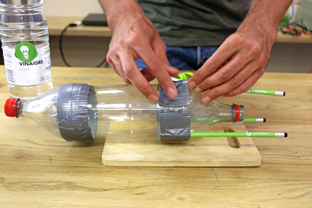 Comment faire décoller une fusée à l’aide de bicarbonate et de vinaigre