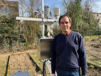 Foto de Dr Andrew Ferrone, chef du service météorologique de l’Administration des Services Techniques de l’Agriculture