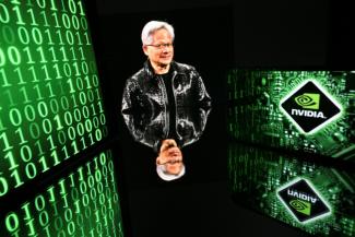 Der US-Technologieriese Nvidia hat im vierten Quartal einen Rekordumsatz von 68,1 Milliarden Dollar (57,6 Milliarden Euro) verzeichnet und die Markterwartungen deutlich übertroffen. Der Umsatz stieg im Vergleich zum Vorjahresquartal um 73 Prozent.