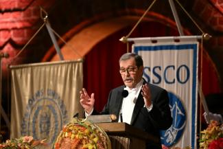 Le chercheur Alain Aspect, prix Nobel de physique en 2022, à Stockholm le 10 décembre 2022