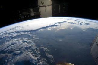 La terre vue depuis la station spatiale internationale, le 10 mai 2015