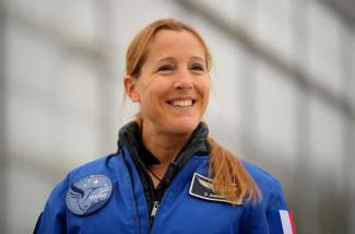 Die Astronautin Sophie Adenot hat die Internationale Raumstation ISS für einen mehrstündigen Außeneinsatz im Weltall verlassen. Die 44-Jährige stieg am Dienstag nach dem US-Astronauten Anil Menon aus der ISS aus, wie auf der Direktübertragung der NASA und ESA zu sehen war.