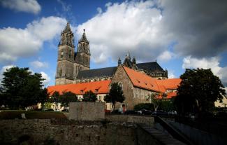 Die im Magdeburger Dom bestatteten Gebeine von Kaiser Otto dem Großen sind authentisch. Das ergaben genetische und andere wissenschaftliche Untersuchungen der sterblichen Überreste.