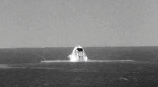 Amerrissage de la capsule Dragon de SpaceX dans les eaux du Golfe du Mexique, le 6 mai 2022 au large de Tampa, en Floride