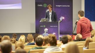 Bei den Insight Lectures können die Schüler auch Fragen an die Wissenschaftler stellen.