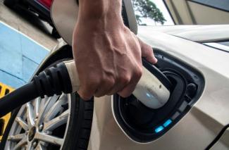 Des ingénieurs américains ont annoncé le 30 octobre 2019 avoir réussi à charger une voiture électrique en 10 minutes