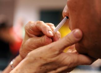 Selon l'OMS, huit vaccins nasaux sont actuellement en cours d'évaluation clinique