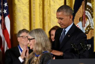 Sie war entscheidend am Apollo-Mondprogramm der Nasa beteiligt und galt als eine Pionierin der Informatik: Nun ist die US-Wissenschaftlerin Margaret Hamilton im Alter von 90 Jahren gestorben.