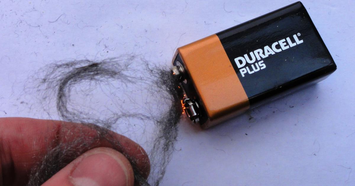 Allumez Du Feu Avec Une Batterie